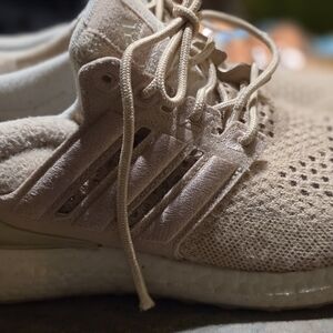Adidas Ultraboost 1.0 sneakers in the Magic Beige color Womens Sz 10